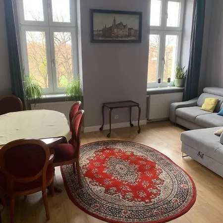 2 Bedroom Lux Center Apartment