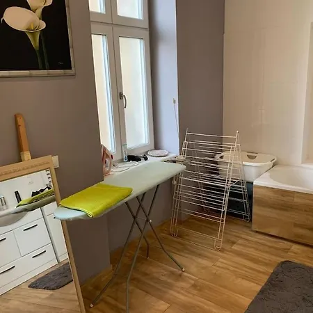 2 Bedroom Lux Center *